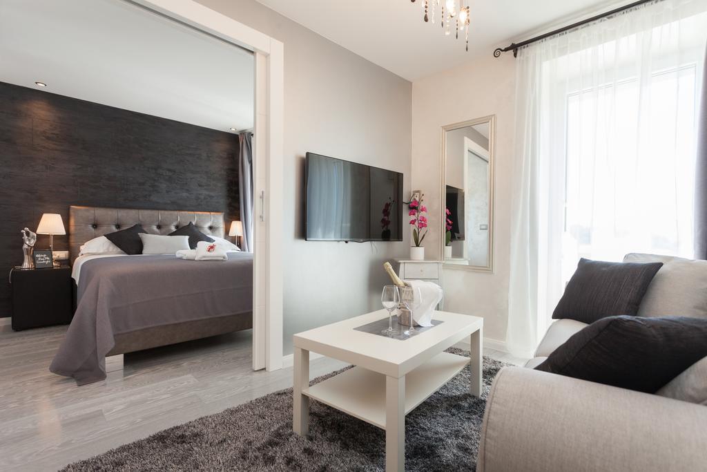 Royal Apartments Ровинь Экстерьер фото