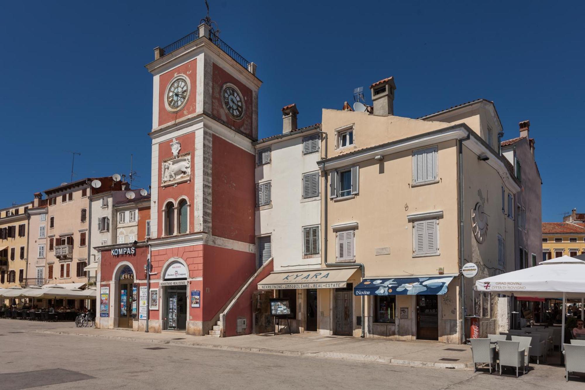 Royal Apartments Ровинь Экстерьер фото